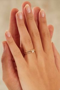 1f45922d4d7a4f68cf0ad3ede8b2ac8c - Caligrama Comunicación Anillos de compromiso exclusivos y minimalistas